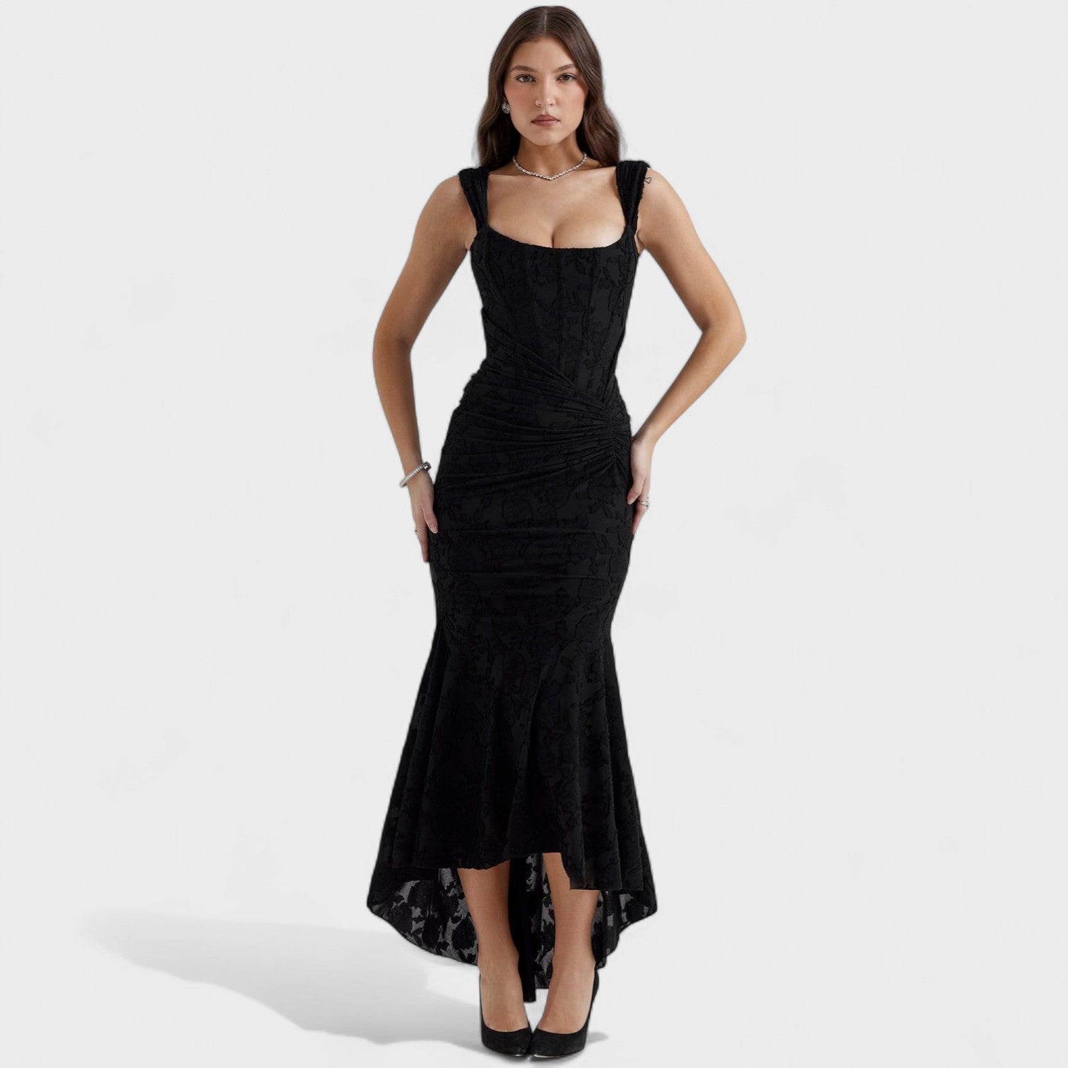 Cesca | Vestido de silueta escultórica