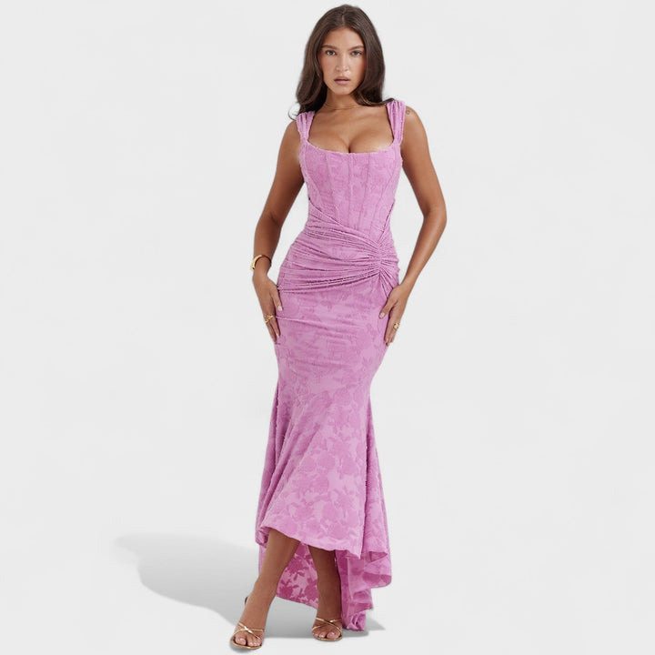 Cesca | Vestido de silueta escultórica