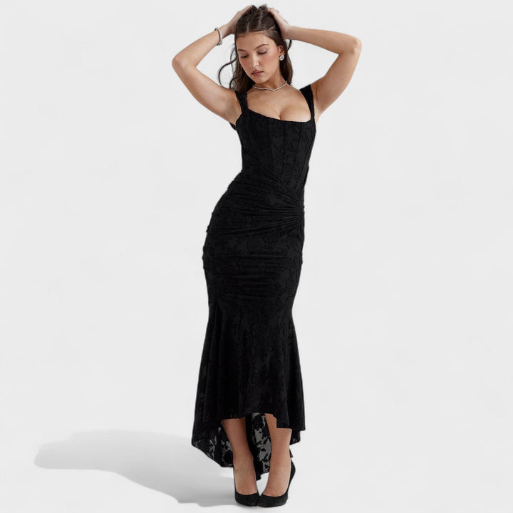 Cesca | Vestido de silueta escultórica