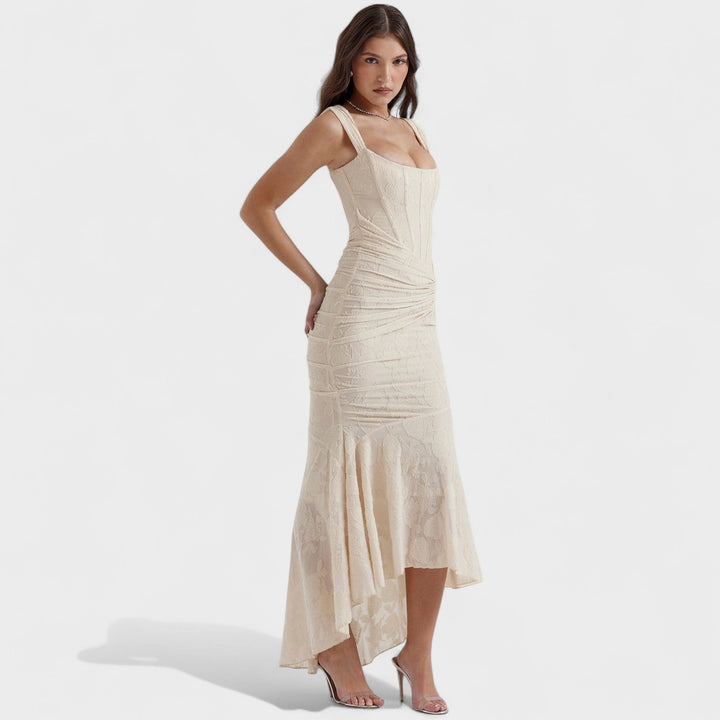 Cesca | Vestido de silueta escultórica